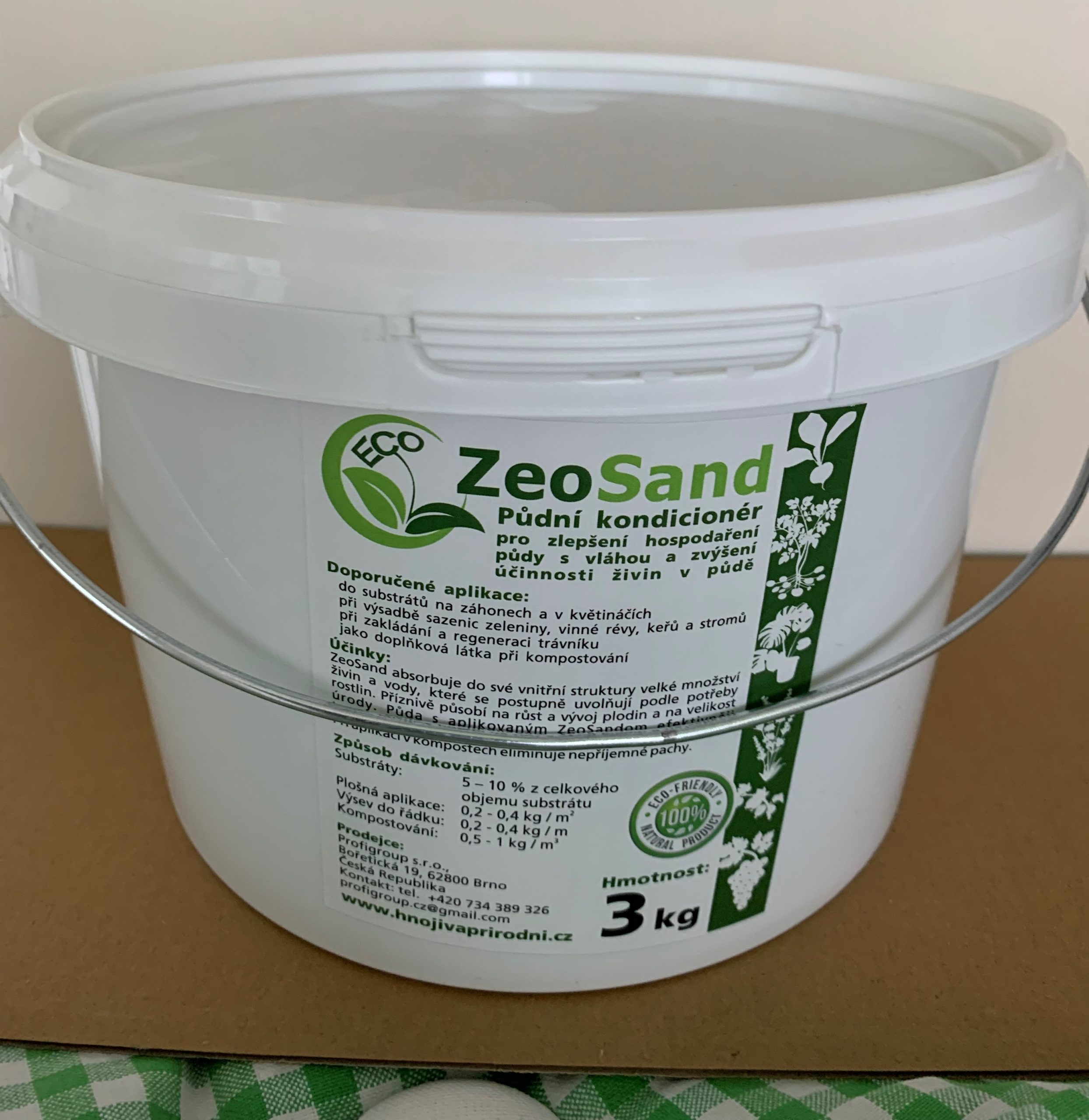 ZeoSand 3 kg – půdní kondicionér pro udržení vláhy a živin  pro travní koberce a dosevy