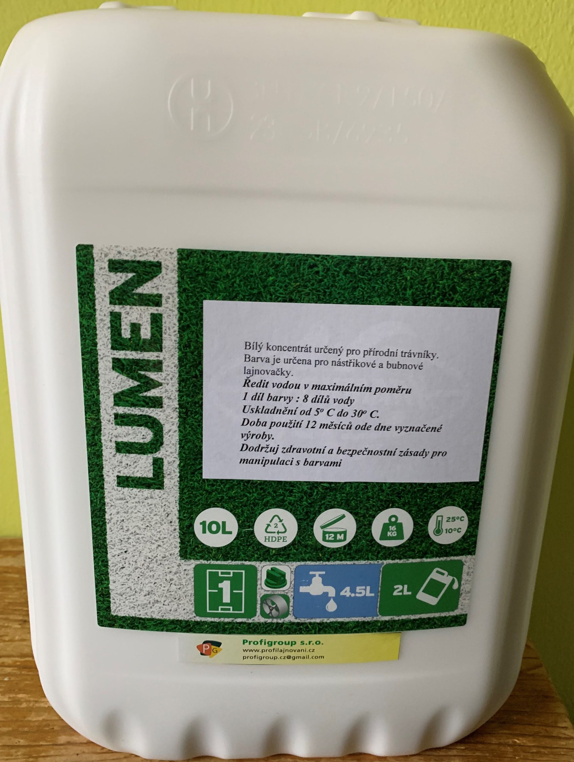 Špičková lajnovací barva LUMEN, bílý koncentrát v 10 l balení určený pro nástřikové a valivé lajnovačky.